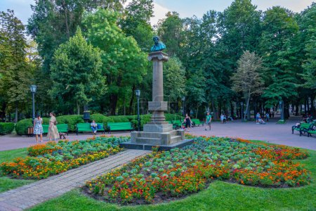 Téléchargez les photos : Chisinau, Moldavie, 23 août 2023 : Stephen the Great Central Park dans la capitale moldove Chisinau - en image libre de droit