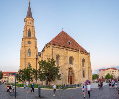 Téléchargez les photos : Cluj-Napoca, Roumanie, 12 août 2023 : Église Saint-Michel à Cluj-Napoca, Roumanie - en image libre de droit