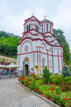 Téléchargez les photos : Tuman, Serbie, 26 juillet 2023 : Monastère de Tuman en Serbie pendant une journée - en image libre de droit