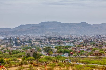 Foto de Pearl hill panoramic viewpoint above the city Ajmer India. - Imagen libre de derechos