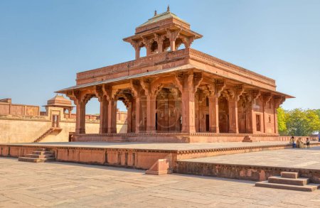 Téléchargez les photos : FATEHPUR SIKRI, INDE - 4 MARS 2018 : Restes historiques du Panch Mahal dans l'Uttar Pradesh. - en image libre de droit
