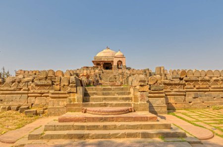 Téléchargez les photos : Ancien vestige du temple Harshat Mata dans le village historique Abhaneri dans l'état du Rajasthan Inde. - en image libre de droit