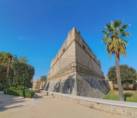 Castillo de Suabia o Castello Svevo, un hito medieval de Apulia en Bari Italia.
