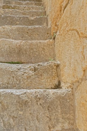 Téléchargez les photos : Escaliers en pierre détail dans la vieille ville, Jérusalem Israël. - en image libre de droit