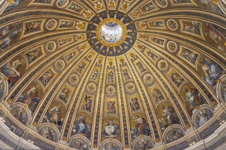 Foto de Basílica de San Pedro cúpula interior. Estado del Vaticano. Roma, Italia - Imagen libre de derechos