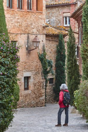 Malerisches mittelalterliches Steindorf Peratallada. Costa Brava. Girona, Spanien