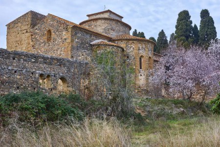 Monastère romane du monastère Saint-Miquel. Cruilles, Girona. Catalogne, Espagne