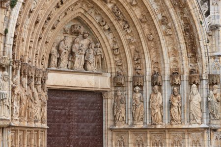 Archivalien einer gotischen Kathedrale. Castello de Empuries. Girona, Spanien