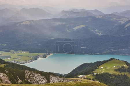 Wolfgangsee und Alpenkette im Salzburger Land. Österreich als Wahrzeichen
