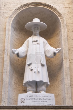 Andrés Kim Taegon escultura mártir católico coreano. Vaticano, Roma. Italia