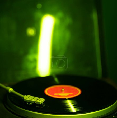 Téléchargez les photos : Couverture d'album de vinyle vintage rétro daigner photo pour complialtion collection dj remix tracks. - en image libre de droit