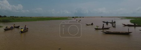 Téléchargez les photos : Abomey-Calavi, Bénin - 26 octobre 2023 : belle vue sur le lac Nokou - en image libre de droit