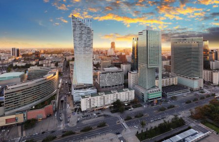 Téléchargez les photos : Panorama de Varsovie coucher de soleil, Pologne. - en image libre de droit