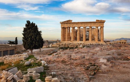 Téléchargez les photos : Temple du parthénon le jour. Acropole à Athènes, Grèce - en image libre de droit