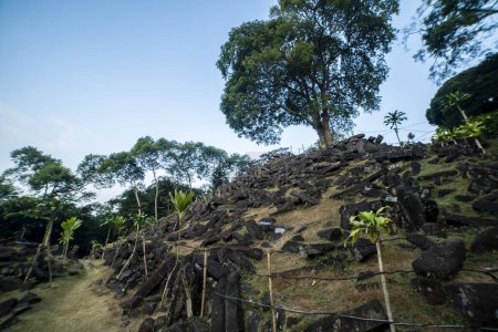 Téléchargez les photos : Sites mégalithiques Gunung Padang, Cianjur, Java occidental, Indonésie - en image libre de droit
