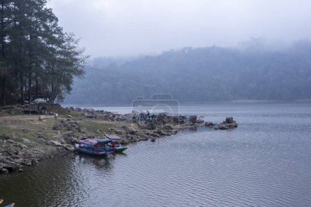 Téléchargez les photos : Situ Patenggang Lake à Ciwidey, Java occidental, Indonésie - en image libre de droit