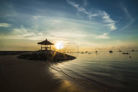 Téléchargez les photos : Sanur Beach le matin, Bali Indonésie - en image libre de droit