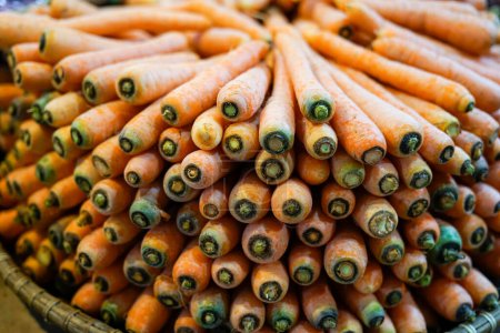 Foto de Zanahoria materia prima para sopa de verduras en los mercados tradicionales - Imagen libre de derechos