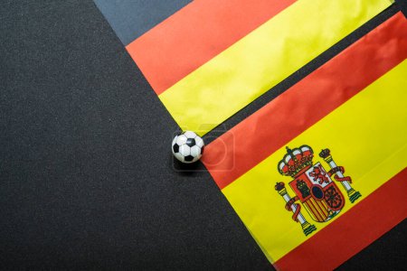 Novembre 2022 : Espagne vs Allemagne, Match de football avec les drapeaux nationaux