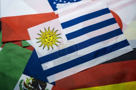 Téléchargez les photos : Drapeau de l'Uruguay des pays participants au tournoi de championnat international - en image libre de droit