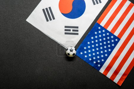 Südkorea vs USA, Fußballspiel mit Nationalflaggen
