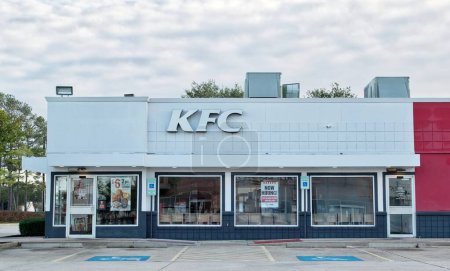 Photo for Houston, Texas USA 11-11-2022: KFC storefront exterior in Houston, TX. Kentucky Fried Chicken, iconic American fast food restaurant chain founded in 1930. - Royalty Free Image