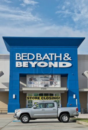 Photo for Houston, Texas USA 07-04-2023: Bed Bath and Beyond storefront exterior in Houston, TX. American big-box retail chain store that recently filed for bankruptcy. - Royalty Free Image