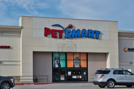 Photo for Houston, Texas USA 07-04-2023: PetSmart storefront exterior and parking lot in Houston, TX. American pet superstore chain founded in 1986. - Royalty Free Image