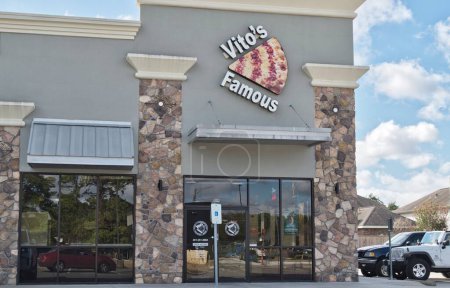 Foto de Spring, Texas Estados Unidos 09-24-2023: Vito 's Famous business exterior in Spring, TX. Restaurante de estilo familiar con auténtica comida de Filadelfia. - Imagen libre de derechos