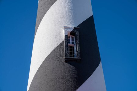 Foto de Close up of the black and white striped details of the St. Augustine Lighthouse in Florida - Imagen libre de derechos
