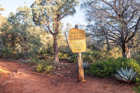 Coconino National Forest Sign - Geheime Red Rock Wildnis in Sedona Arizona
