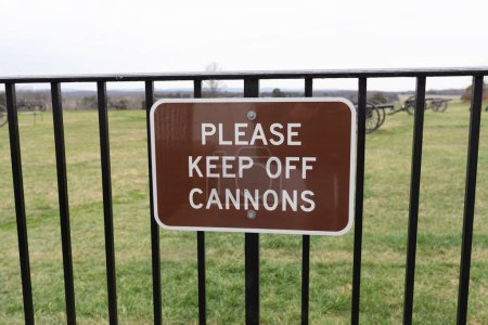 Schild soll Besucher daran erinnern, die Kanonen abzustellen - Manassas Battlefield National Park