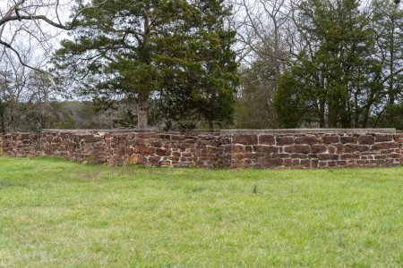 Téléchargez les photos : Les restes de fondation de Hazel Plain, une plantation à la bataille de Manassas, Manassas Battlefield National Park - en image libre de droit