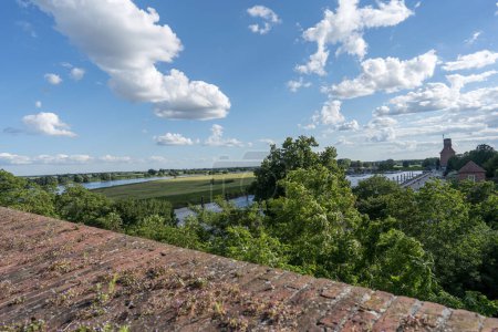 Blick über die Flusslandschaft von Tangermnde, Sachsen-Anhalt, Deutschland