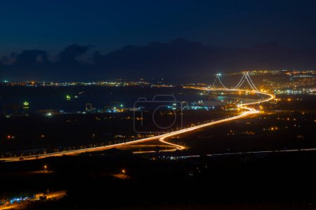 Téléchargez les photos : Pont Osmangazi (pont de la baie d'Izmit). IZMIT, KOCAELI, TURQUIE. Le pont le plus long de Turquie et le quatrième pont suspendu le plus long au monde par la longueur de sa travée centrale. - en image libre de droit