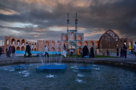 Téléchargez les photos : Vue du complexe Amir Chakhmaq à Yazd, Iran - en image libre de droit