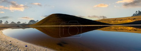 Foto de Turkey Konya crater lake, Lake Meke, Unfortunately the lake no longer exists because the lake is dry - Imagen libre de derechos