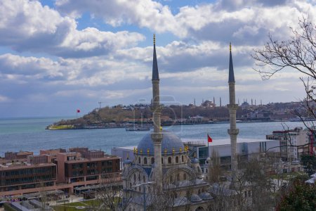 Téléchargez les photos : Parc des Artisans Istanbul Tophane, vue sur Istanbul - en image libre de droit