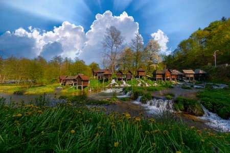 historische hölzerne Wassermühlen in Jajce, Bosnien und Herzegowina