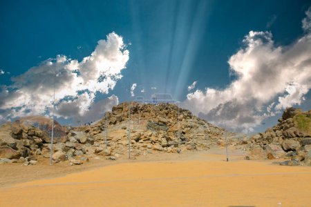 Musulmanes en el Monte Arafat (o Jabal Rahmah), Arabia Saudita. Este es el lugar donde Adán y Eva se encontraron después de ser derrocado del cielo.