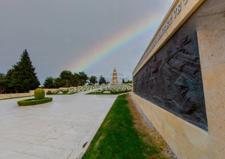 Foto de El cementerio militar Canakkale Martyrs 'Memorial es un monumento de guerra que conmemora aproximadamente a los soldados turcos que participaron en la Batalla de Gallipoli.. - Imagen libre de derechos