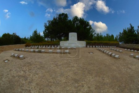Téléchargez les photos : Le cimetière militaire du Mémorial des martyrs de Canakkale est un monument de guerre commémorant des soldats turcs qui ont participé à la bataille de Gallipoli.. - en image libre de droit