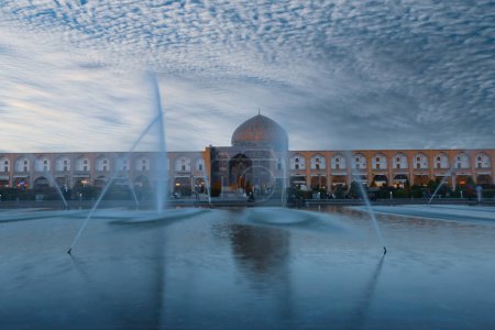 Téléchargez les photos : Complexe Amir Chakhmaq à Yazd, Iran - en image libre de droit