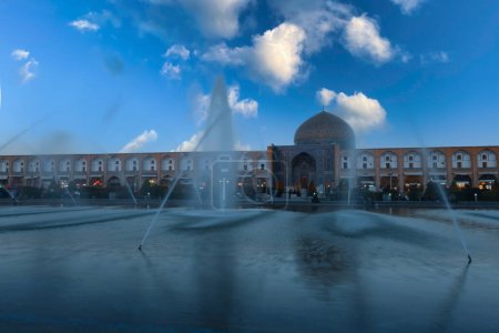 Téléchargez les photos : Complexe Amir Chakhmaq à Yazd, Iran - en image libre de droit