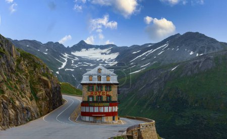 Icónico hotel Belvedere en Furkpass carretera de montaña en los Alpes suizos cerca de Obergoms