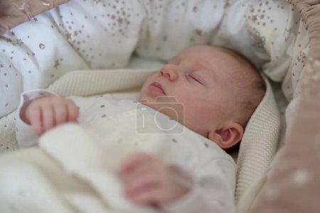 Foto de A 1 month old baby boy sleeping - Imagen libre de derechos