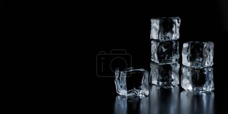 Foto de Tres pilas de cubitos de hielo transparentes sobre fondo negro con espacio de reflexión y copia, ilustración 3D - Imagen libre de derechos