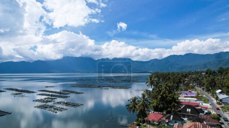 Foto de Aerial view of panorama of Maninjau Lake West Sumatra, Danau maninjau. sumatra, Indonesia, January 24, 2023 - Imagen libre de derechos