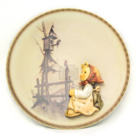  Figura Goebel Hummel Porcelana de niña en una bufanda roja. Placa de porcelana. Foto de alta calidad