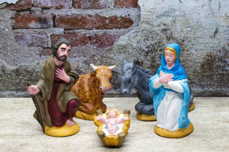 Foto de Belén de Navidad. Figuras sagradas en un Presepe italiano. - Imagen libre de derechos